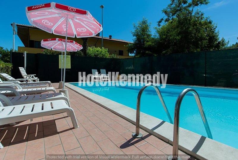 Hotel Kennedy Lido Di Savio Buitenkant foto