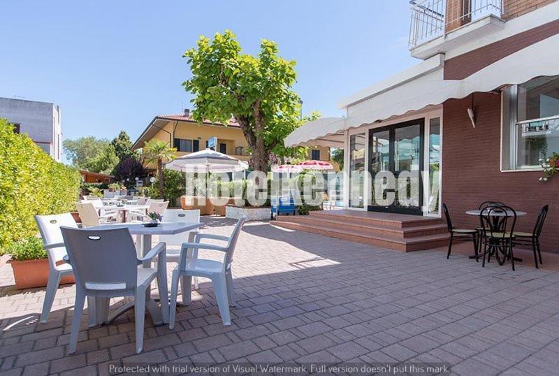 Hotel Kennedy Lido Di Savio Buitenkant foto